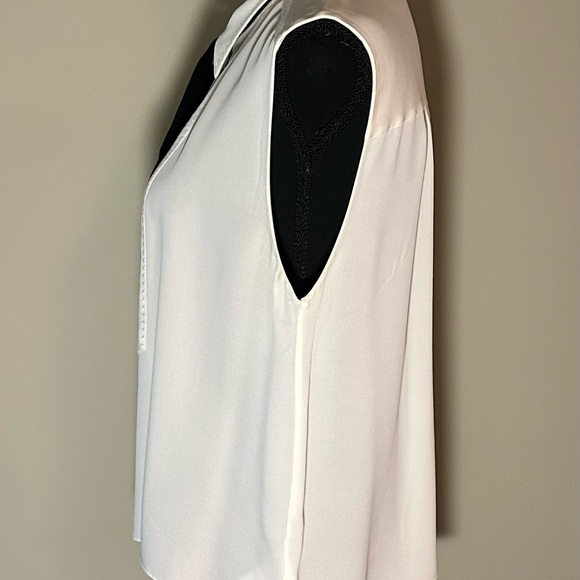 KOBI HALPERIN Genevieve Eyelet Accent Linen Blend Button-Up Shirt - Picture 6 of 8